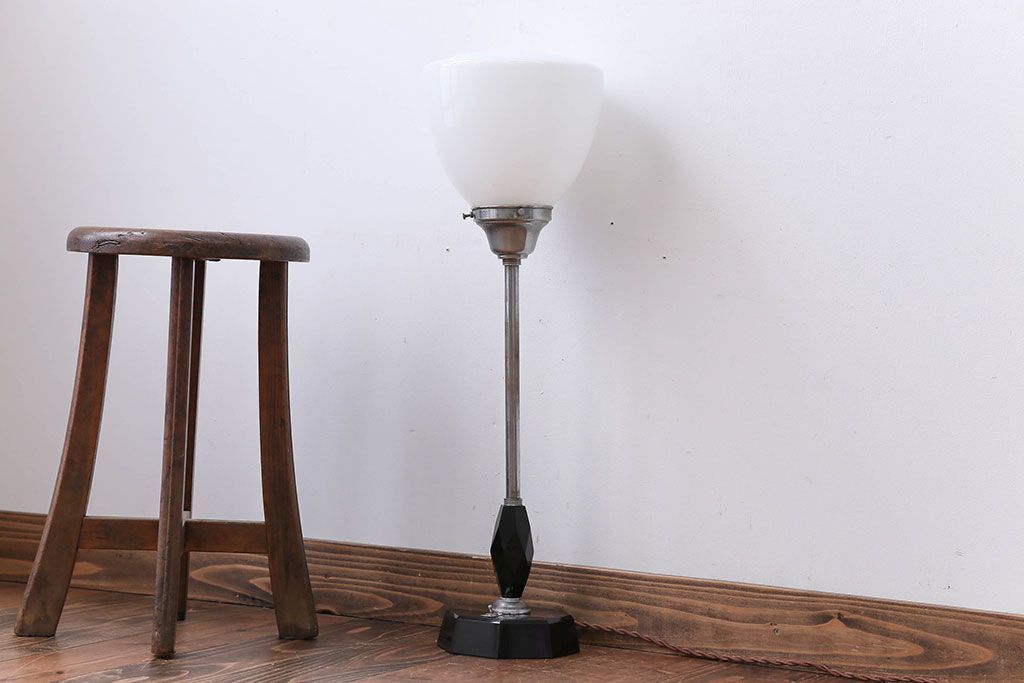 アンティーク　おしゃれで小さなフロアスタンド照明(ぼんぼり)