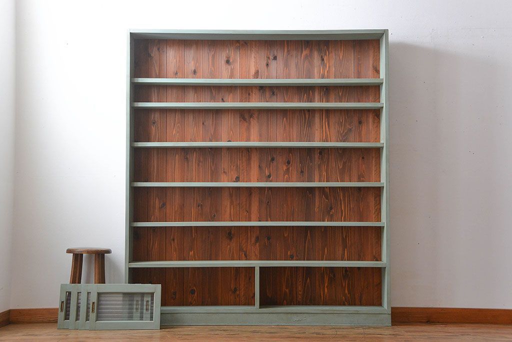 アンティーク家具　アンティークペイント　薄型で大きな飾り棚