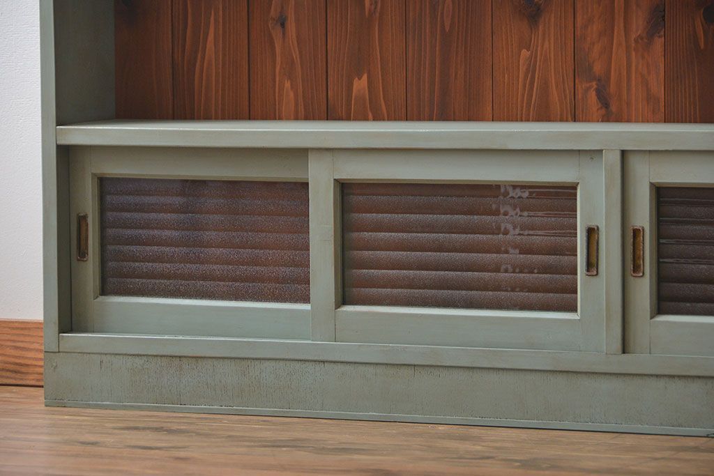 アンティーク家具　アンティークペイント　薄型で大きな飾り棚