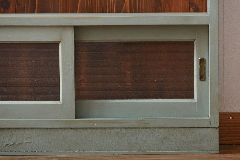 アンティーク家具　アンティークペイント　薄型で大きな飾り棚