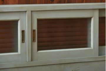 アンティーク家具　アンティークペイント　薄型で大きな飾り棚