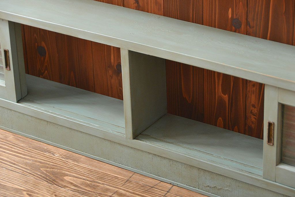 アンティーク家具　アンティークペイント　薄型で大きな飾り棚