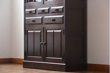 中古　北海道民芸家具　お洒落なカップボード