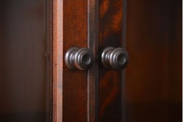 中古　北海道民芸家具　お洒落なカップボード