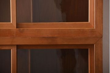 アンティーク家具　収納力抜群!4枚引き戸のナチュラルな薄型収納棚