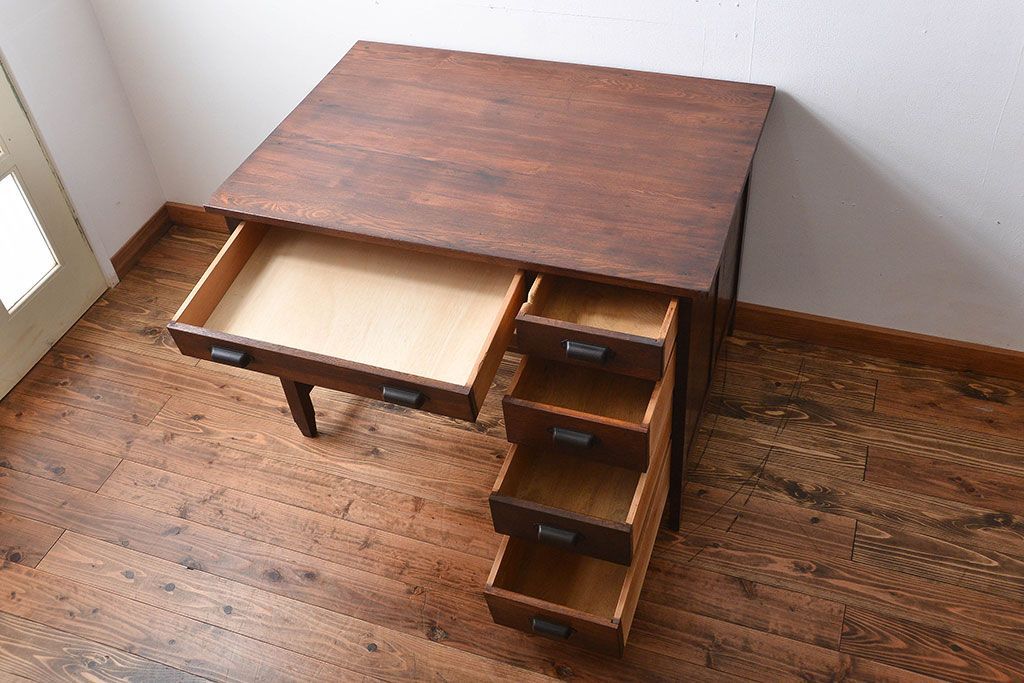 アンティーク家具　アンティーク　シンプルでシックな片袖机