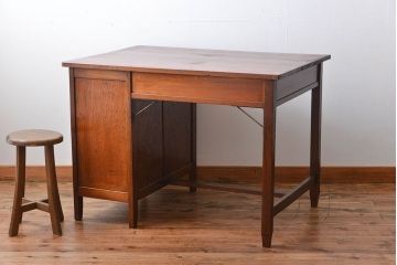 アンティーク家具　アンティーク　シンプルでシックな片袖机