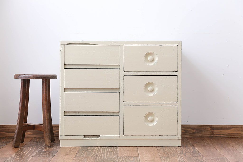 アンティーク家具　小物収納にぴったり!ペイントローチェスト(1)