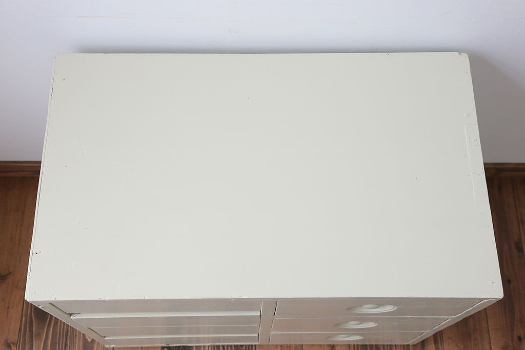 アンティーク家具　小物収納にぴったり!ペイントローチェスト(1)
