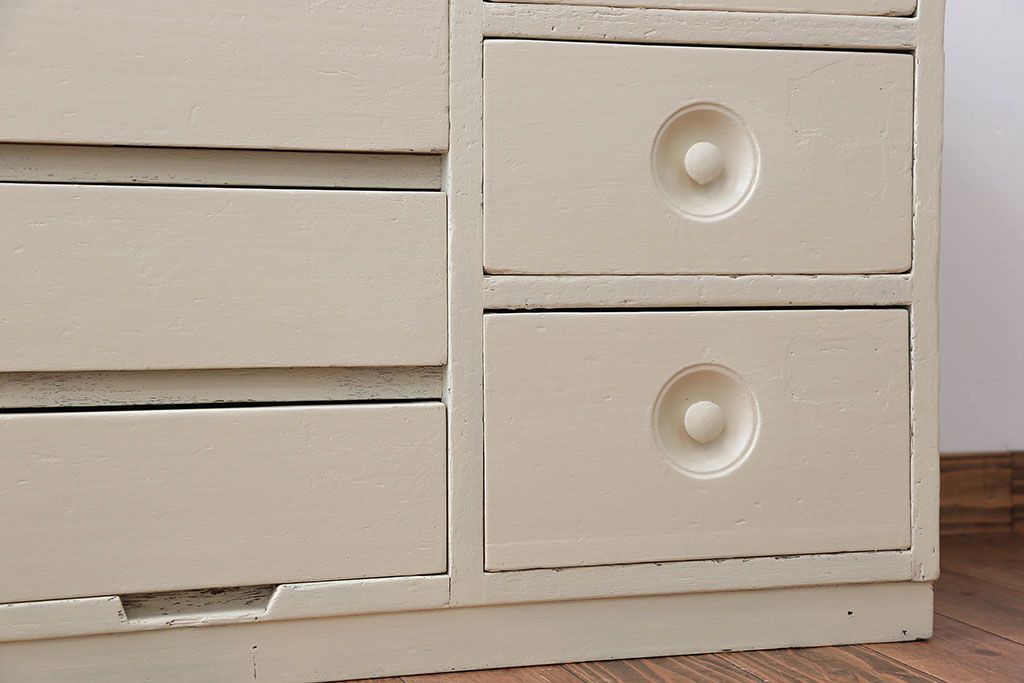 アンティーク家具　小物収納にぴったり!ペイントローチェスト(1)