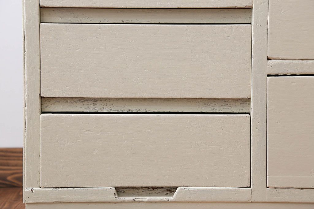 アンティーク家具　小物収納にぴったり!ペイントローチェスト(1)