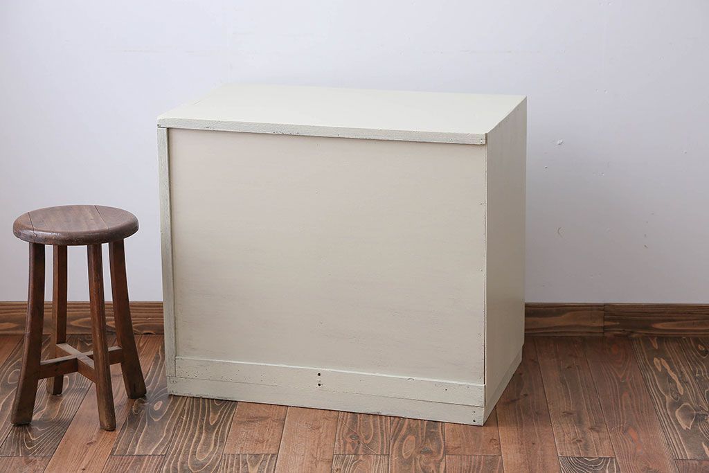 アンティーク家具　小物収納にぴったり!ペイントローチェスト(1)