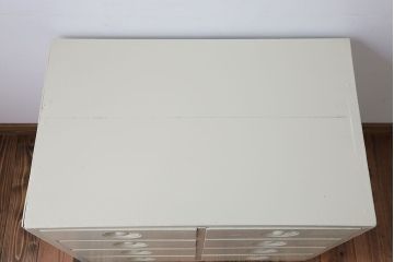 アンティーク家具　小物収納にぴったり!ペイントローチェスト(2)