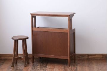 中古　カリモク　お洒落なサイドボード