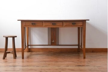 アンティーク家具　大正ロマン　透かし彫りがおしゃれな大きな平机