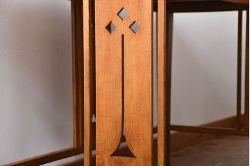 アンティーク家具　大正ロマン　透かし彫りがおしゃれな大きな平机