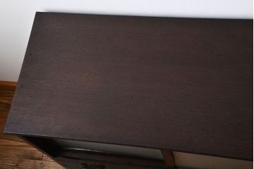 アンティーク家具　アンティーク　お洒落な脚付きローボード