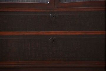 アンティーク家具　アンティーク　お洒落な脚付きローボード