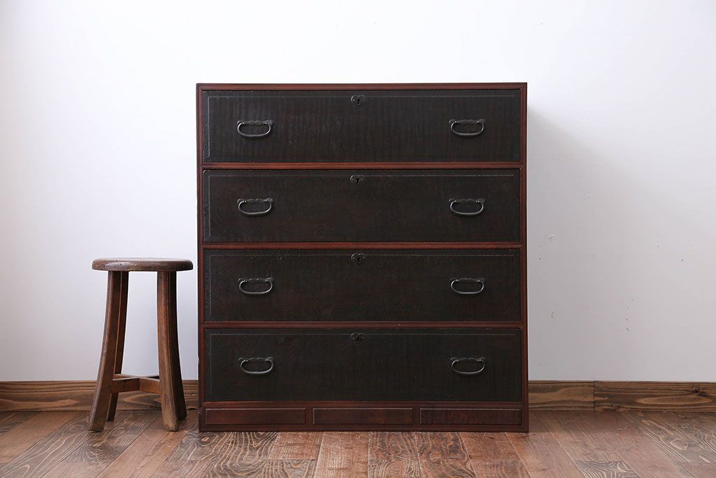 アンティーク家具　アンティーク　玉杢の美しいチェスト