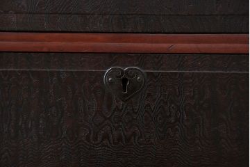 アンティーク家具　アンティーク　玉杢の美しいチェスト