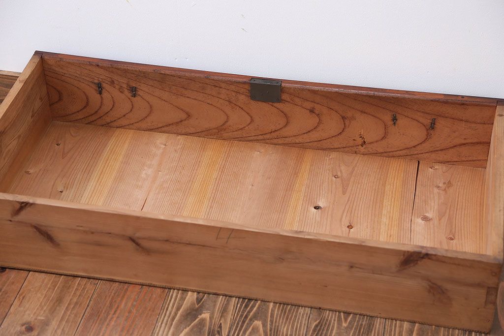 アンティーク家具　古民具・骨董　前面欅材!おしゃれな時代箪笥