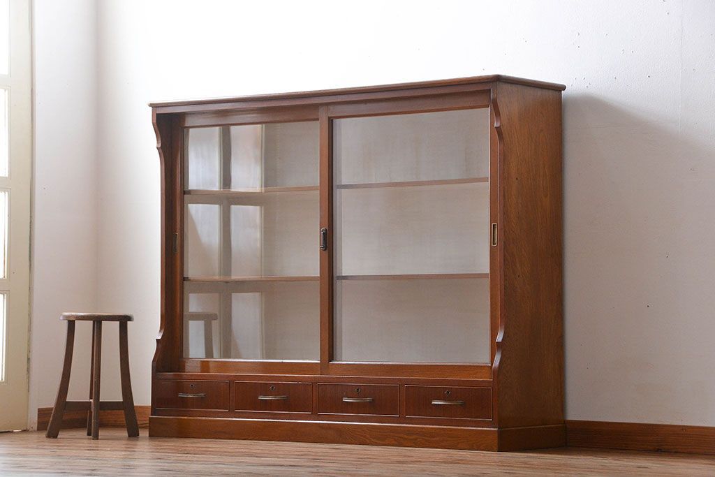 アンティーク家具　アンティーク　大きなガラス引き戸収納棚