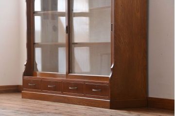 アンティーク家具　アンティーク　大きなガラス引き戸収納棚