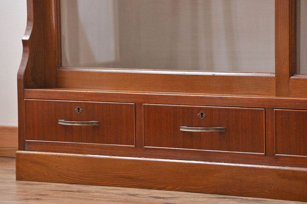 アンティーク家具　アンティーク　大きなガラス引き戸収納棚