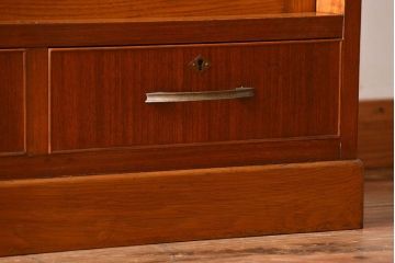 アンティーク家具　アンティーク　大きなガラス引き戸収納棚