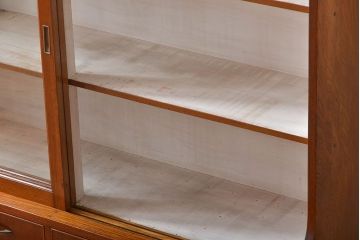 アンティーク家具　アンティーク　大きなガラス引き戸収納棚