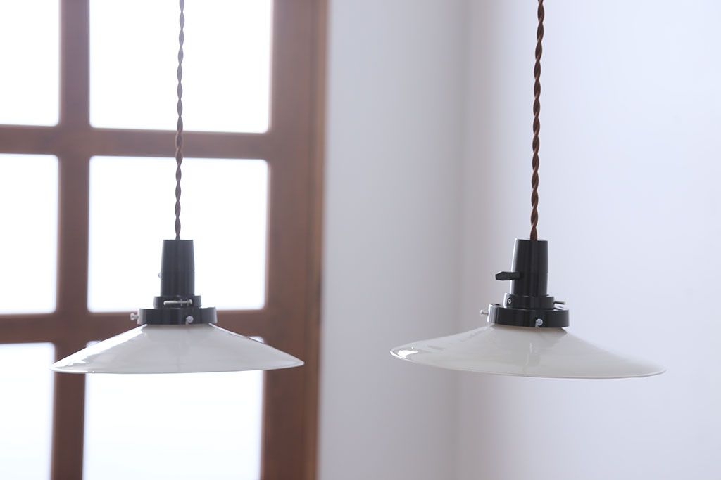 昭和レトロ　シンプルなガラス平笠照明2個セット(1)