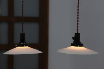 昭和レトロ　シンプルなガラス平笠照明2個セット(1)