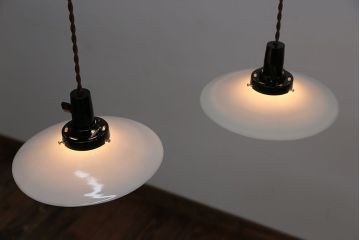 昭和レトロ　シンプルなガラス平笠照明2個セット(1)
