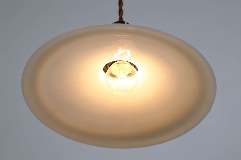 昭和レトロ　シンプルなガラス平笠照明2個セット(1)