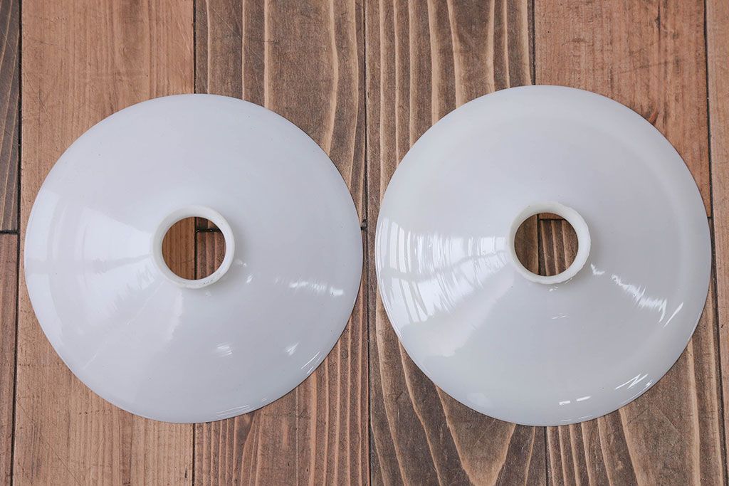 昭和レトロ　シンプルなガラス平笠照明2個セット(1)