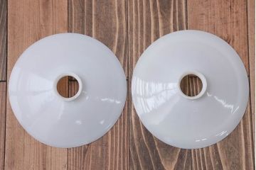 昭和レトロ　シンプルなガラス平笠照明2個セット(1)