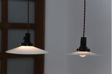 昭和レトロ　シンプルなガラス平笠照明2個セット(2)