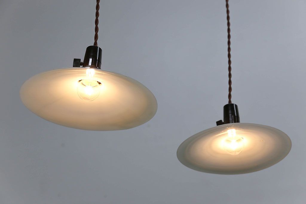 昭和レトロ　シンプルなガラス平笠照明2個セット(2)