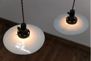 昭和レトロ　シンプルなガラス平笠照明2個セット(2)