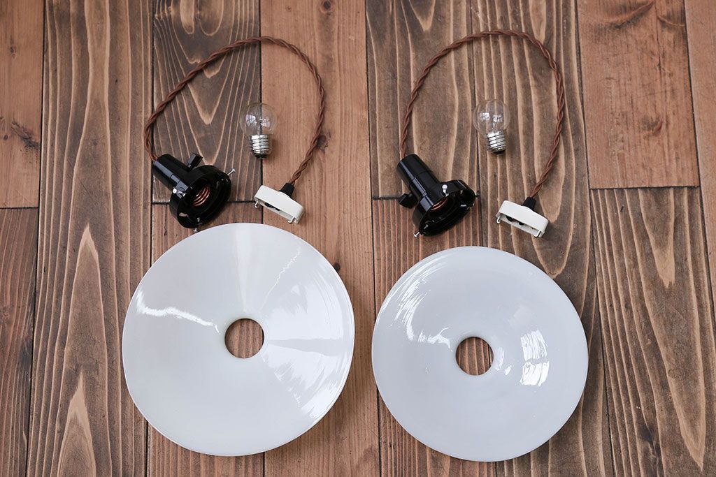 昭和レトロ　シンプルなガラス平笠照明2個セット(2)