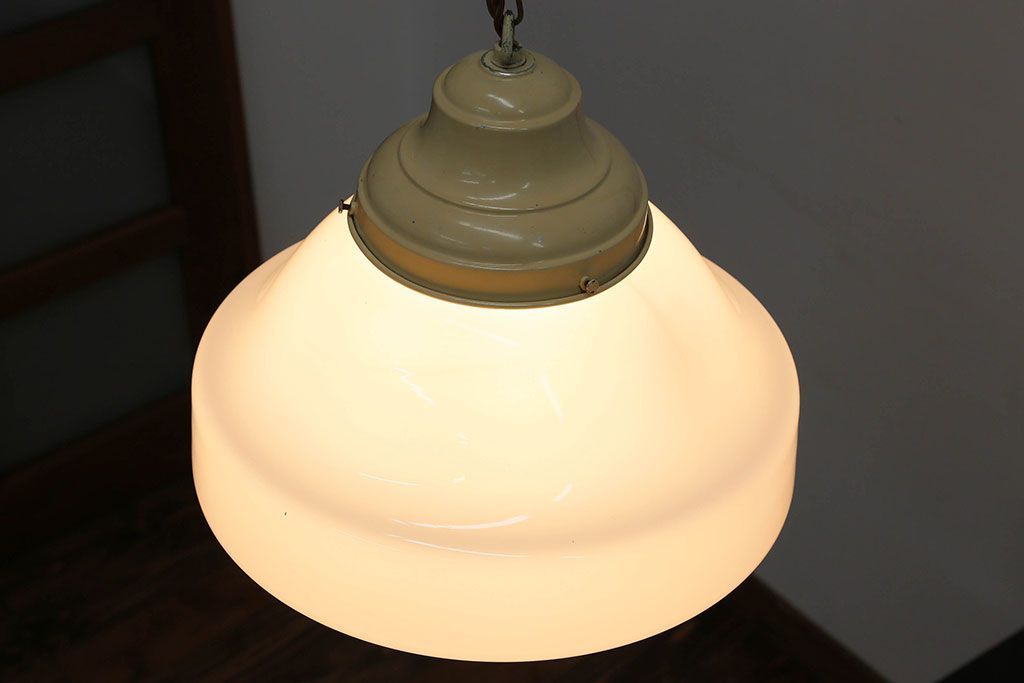 アンティーク　レトロで大きなガラス天井照明