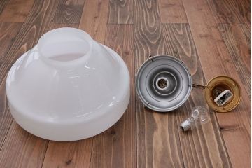 アンティーク　レトロで大きなガラス天井照明