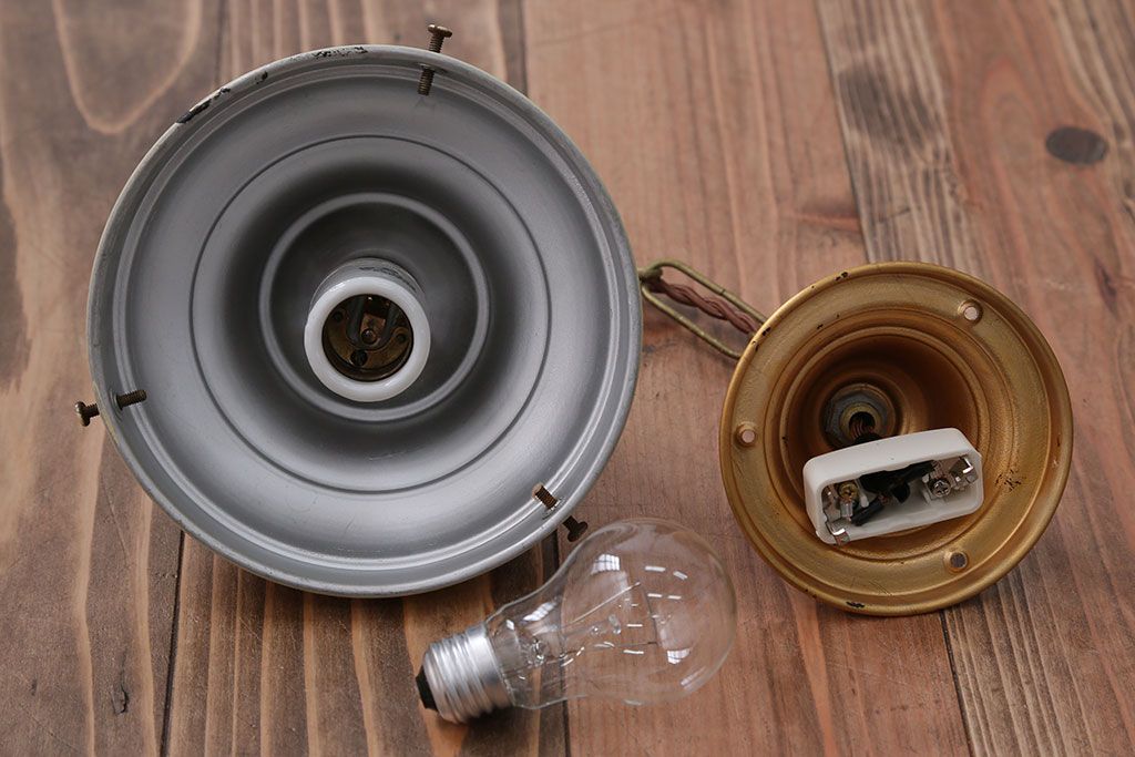 アンティーク　レトロで大きなガラス天井照明