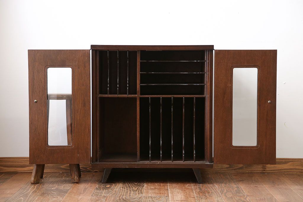 レトロ家具　アンティーク　レトロで小さな脚付き書類ケース