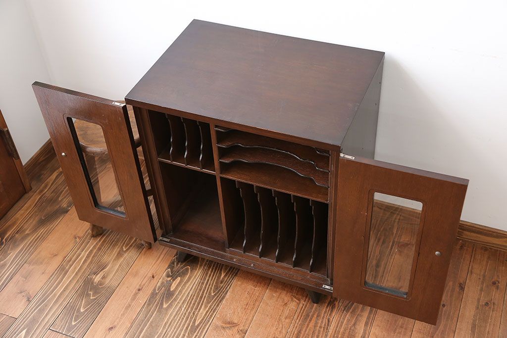 レトロ家具　アンティーク　レトロで小さな脚付き書類ケース