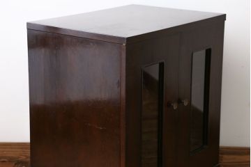 レトロ家具　アンティーク　レトロで小さな脚付き書類ケース