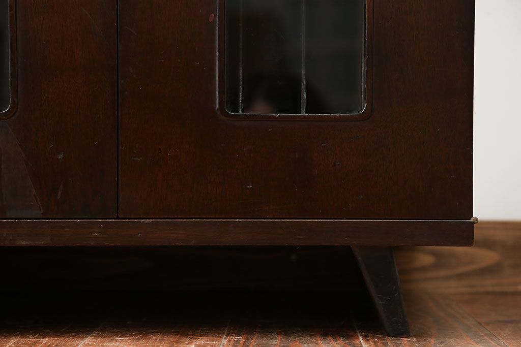 レトロ家具　アンティーク　レトロで小さな脚付き書類ケース