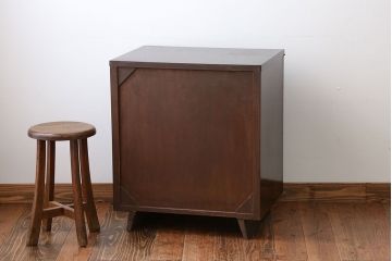 レトロ家具　アンティーク　レトロで小さな脚付き書類ケース