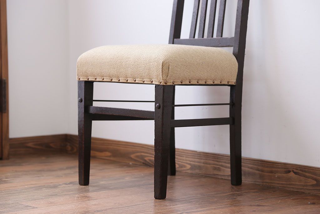 アンティーク家具　アンティーク　古いナラ材のダイニングチェア(1)