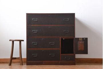 アンティーク家具　アンティーク　玉杢の美しいチェスト(2)